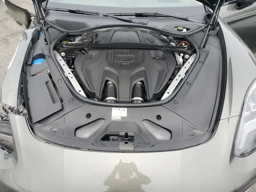 Porsche Panamera 4S-11