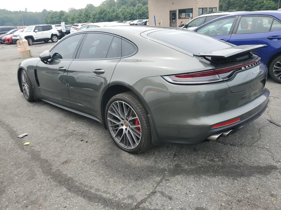 Porsche Panamera 4S-2