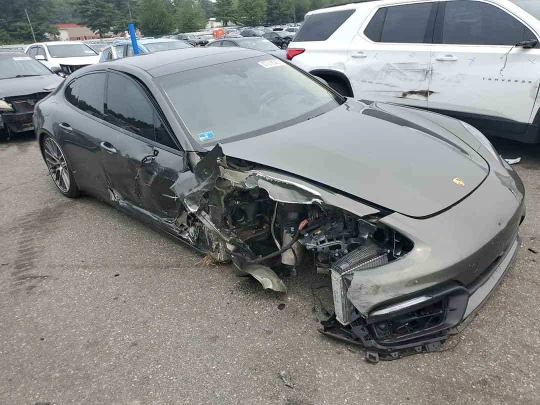 Porsche Panamera 4S-4